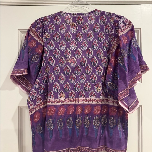 Elegant Purple Floral Blouse - Picture 5 of 5